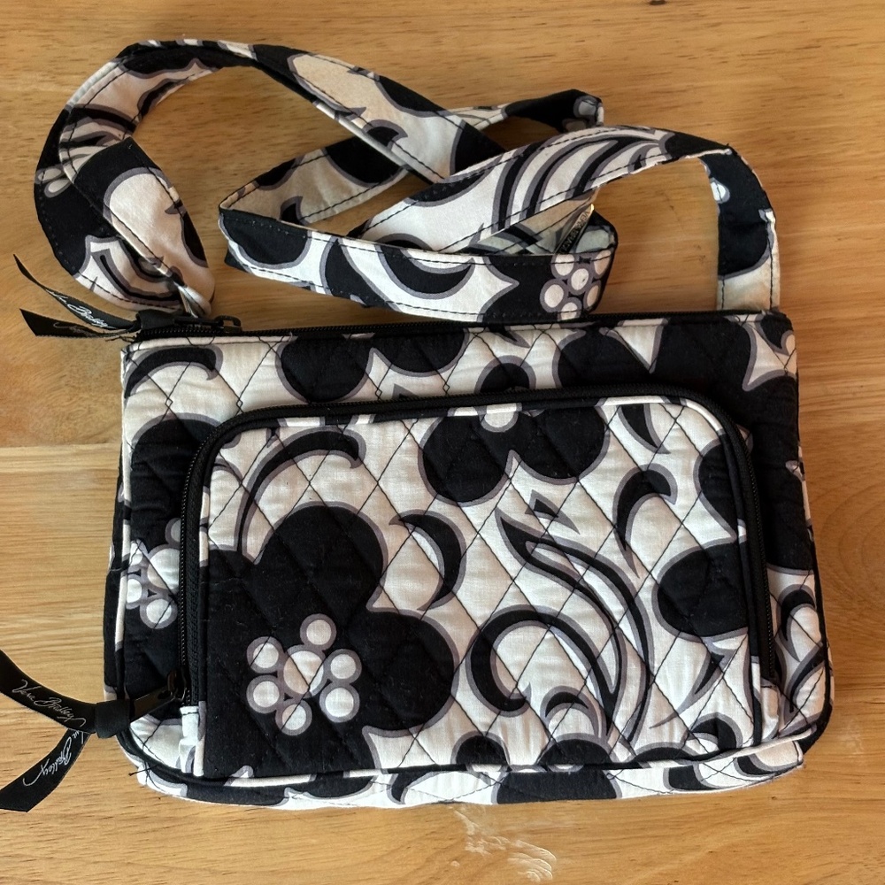 Vera Bradley Womens Floral Pattern Crossbody Bag Quilted Top Zipper White Black